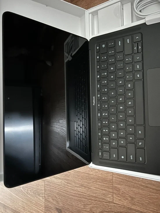 Google Pixelbook Go - Picture 2 of 3